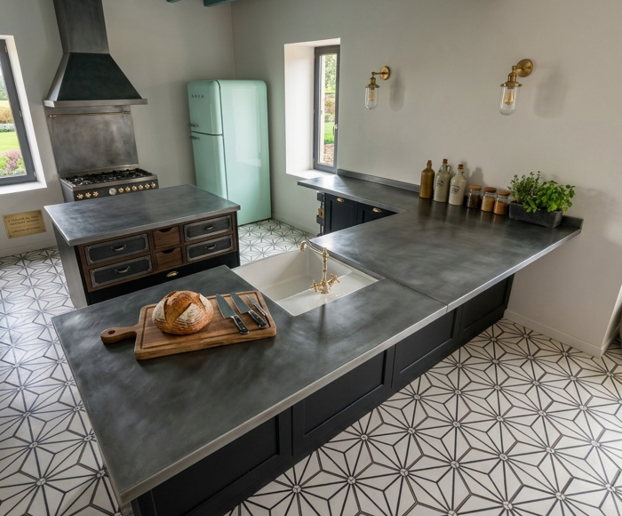 Pourquoi nous confier la fabrication de votre Comptoir, bar et mobilier en zinc, laiton ou cuivre ?