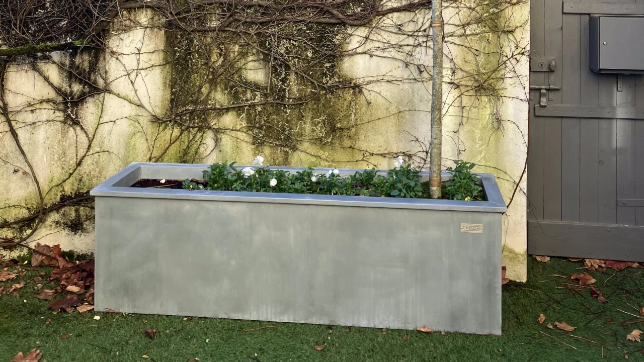 Jardinière rectangulaire 200x45x40cm en zinc naturel avec parois isolantes
