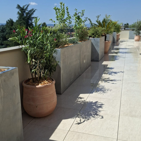 BAC A FLEUR HAUT SUR TOIT TERRASSE