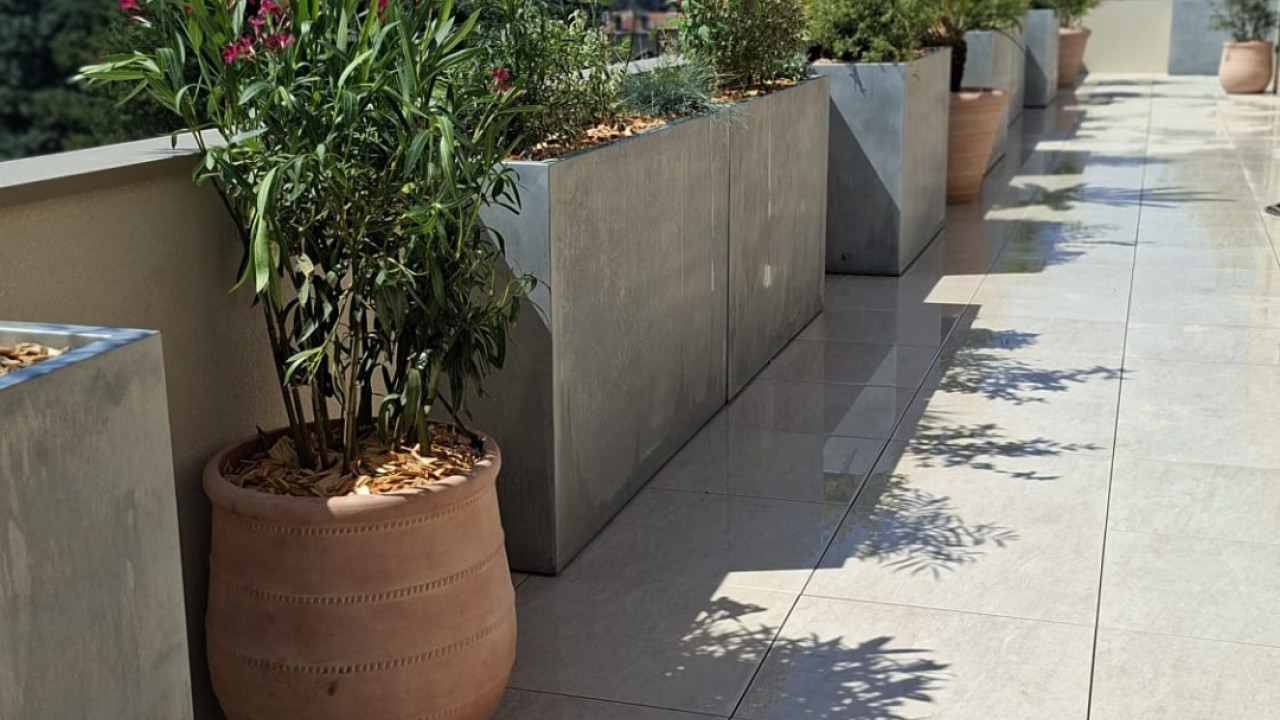BAC A FLEUR HAUT SUR TOIT TERRASSE