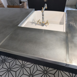 Fabrication d'un plan de travail avec ilot central en zinc pour un particulier en Isère (38)