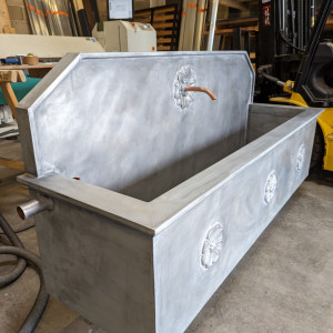 fabrication d'une fontaine zinc avec pompe exterieur